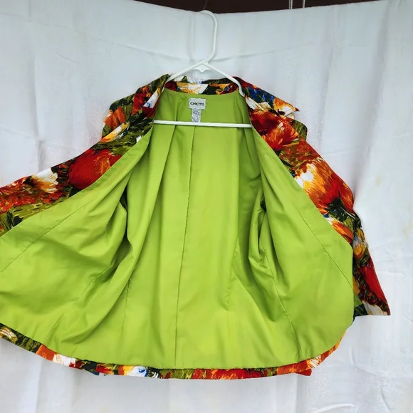 CHICOS Blazer/jacket Vibrant Floral, Lined, 2 side pockets Buttons - Picture 2 of 6